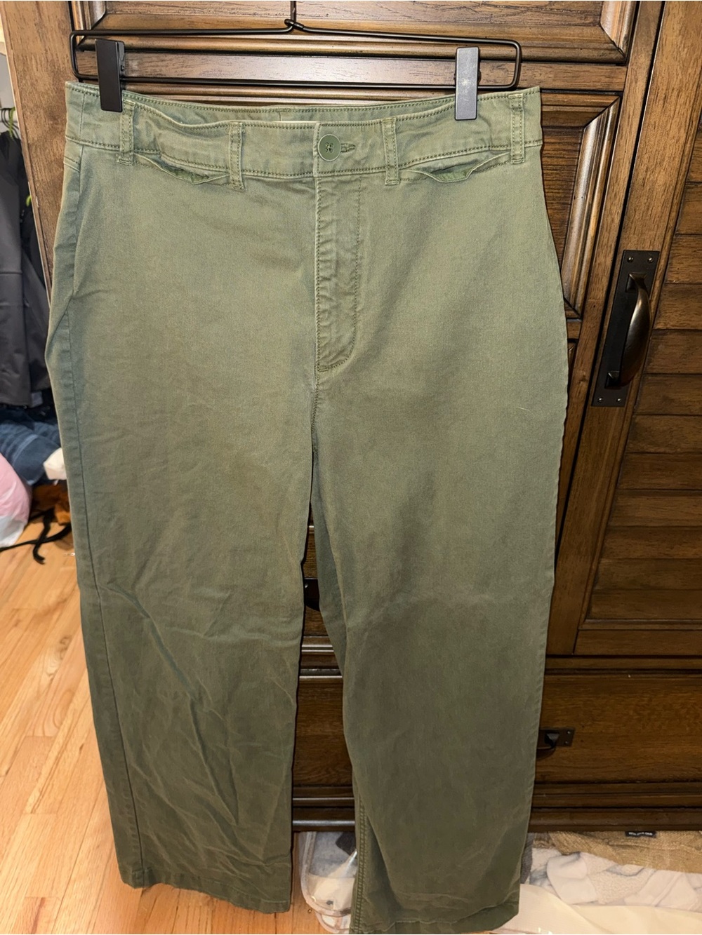 Women’s Wide-Leg Olive Green Pants